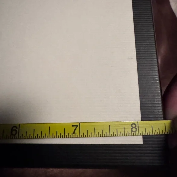 Gucci Black and White Gift Box with Green Tag - Picture 3 of 5